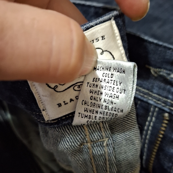 White House Black Market Blanc Open Your Heart Jeans. - Picture 11 of 13